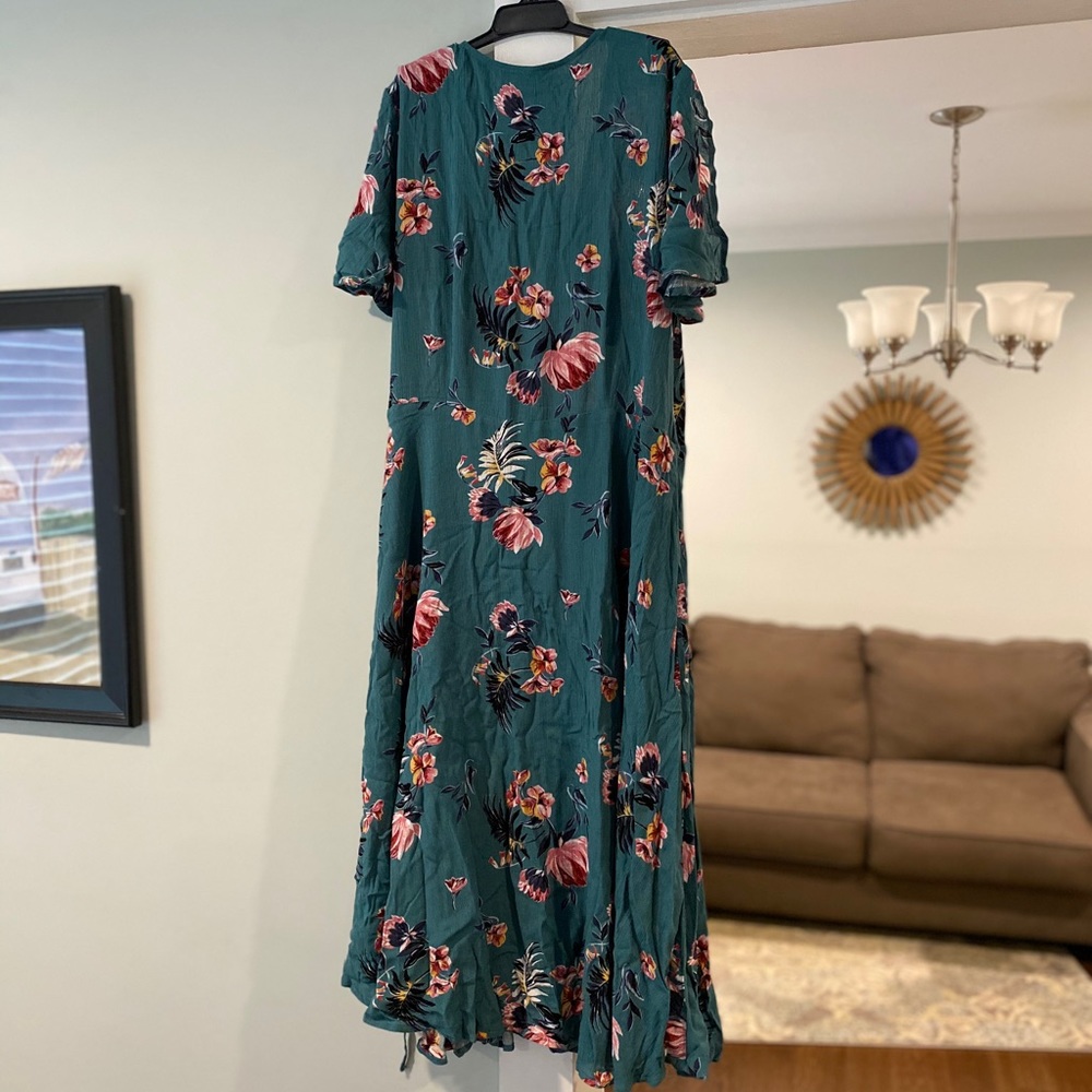 Lulu’s Dresses - Picture 8 of 10